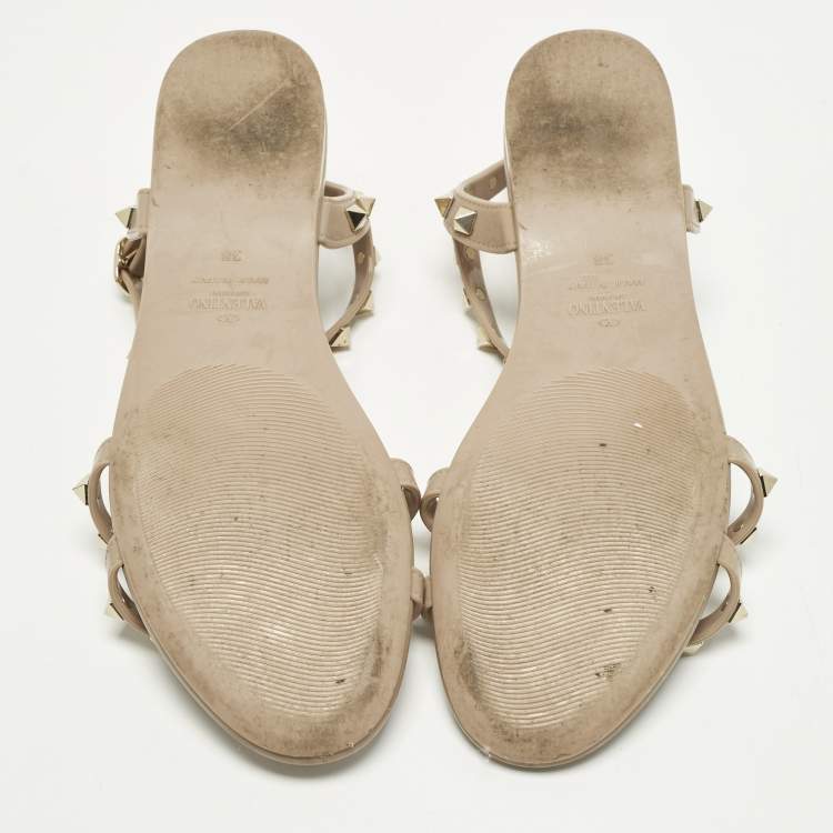Pre Owned Valentino Rockstud Size 38 Beige Rubber Ankle Strap Flat Sandals