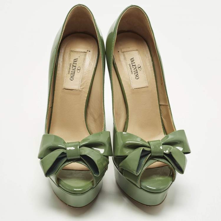 مملوكة مسبقًا Valentino Couture Size 36.5 Green Patent Leather Bow Peep Toe Platform Pumps