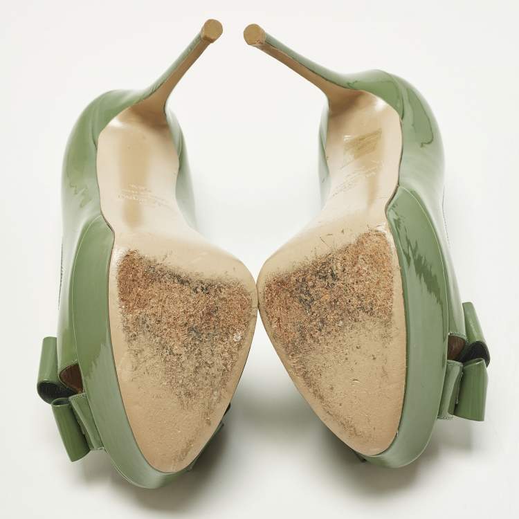 مملوكة مسبقًا Valentino Couture Size 36.5 Green Patent Leather Bow Peep Toe Platform Pumps