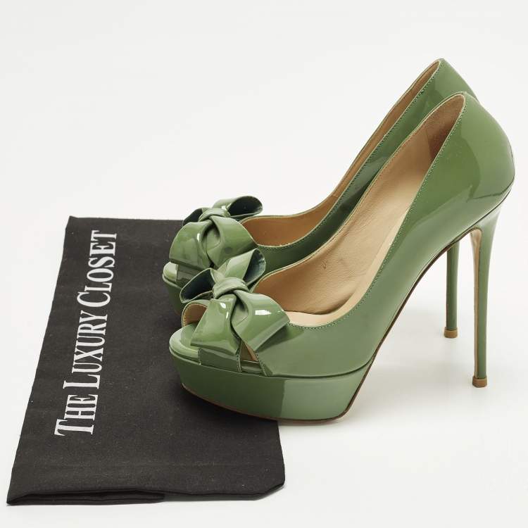مملوكة مسبقًا Valentino Couture Size 36.5 Green Patent Leather Bow Peep Toe Platform Pumps