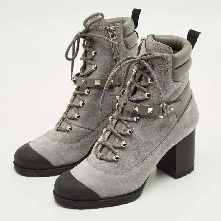 مملوكة مسبقًا Valentino Rockstud Size 39 Grey Leather and Suede Combat Boots