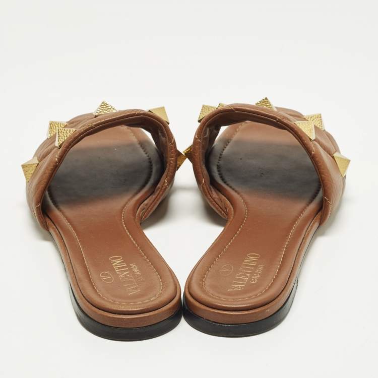 Pre Owned Valentino Roman Stud Size 38 Brown Leather Flat Sandals