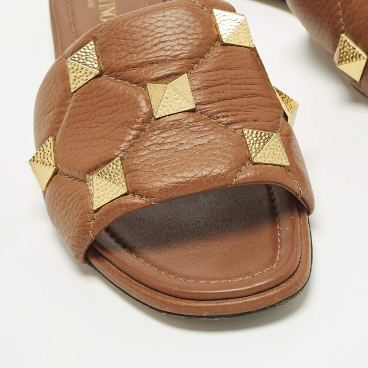 Pre Owned Valentino Roman Stud Size 38 Brown Leather Flat Sandals