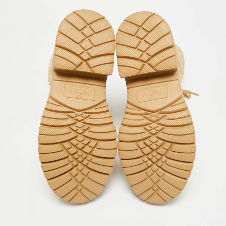 Pre Owned Valentino Rockstud Size 37 Beige Leather and Suede Ankle Length Boots