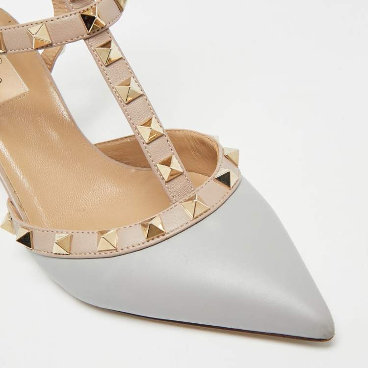 مملوكة مسبقًا Valentino Rockstud Caged Size 37.5 Light Blue/Beige Leather Pumps