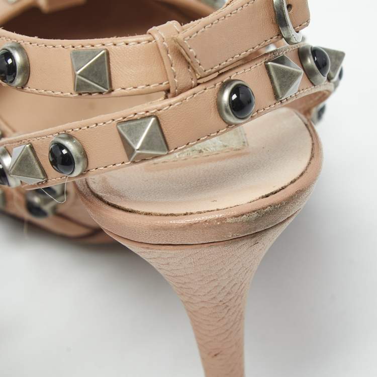 Pre Owned Valentino Rockstud Size 37 Beige Leather Pumps