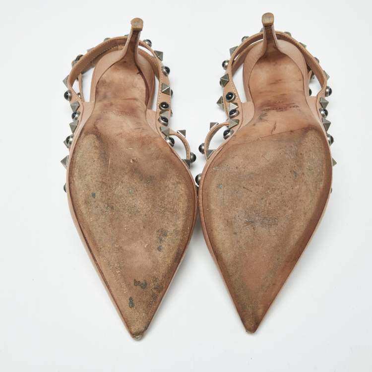 Pre Owned Valentino Rockstud Size 37 Beige Leather Pumps