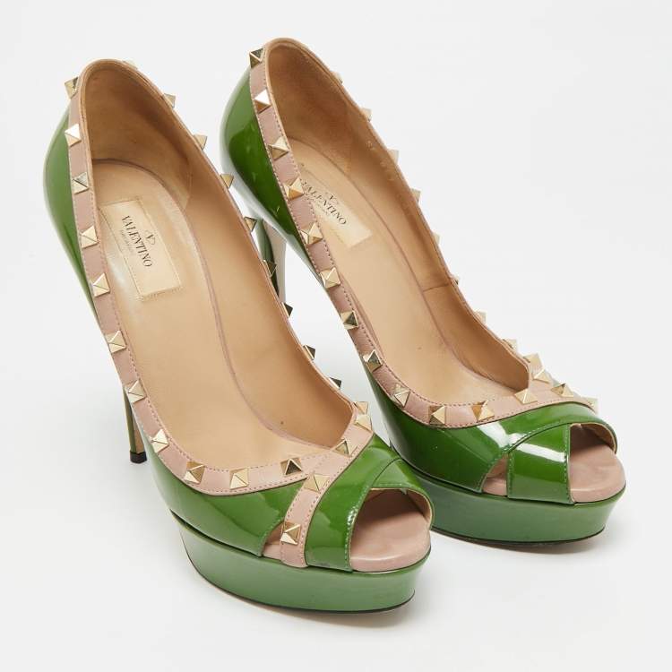 Pre Owned Valentino Rockstud Size 41 Green/Biege Patent and Leather Peep Toe Pumps