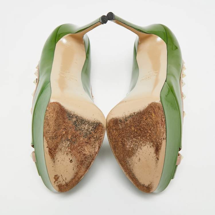 Pre Owned Valentino Rockstud Size 41 Green/Biege Patent and Leather Peep Toe Pumps