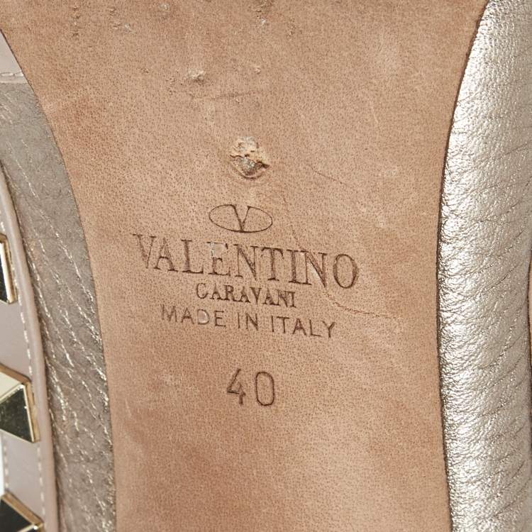 مملوكة مسبقًا Valentino Rockstud Size 40 Metallic/Beige Leather Pumps