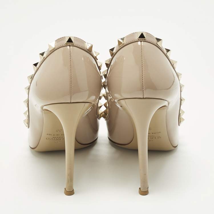 Pre Owned Valentino Rockstud Size 38 Beige Patent Leather Pumps