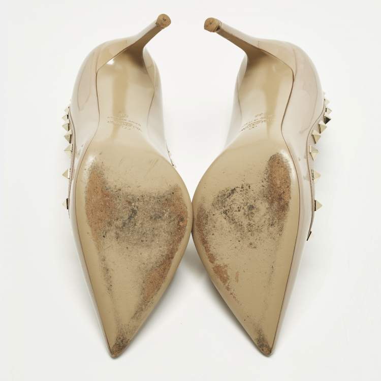 Pre Owned Valentino Rockstud Size 38 Beige Patent Leather Pumps