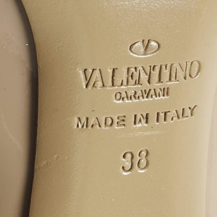 Pre Owned Valentino Rockstud Size 38 Beige Patent Leather Pumps