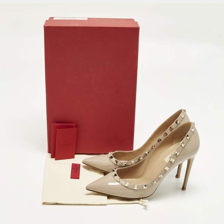 Pre Owned Valentino Rockstud Size 38 Beige Patent Leather Pumps