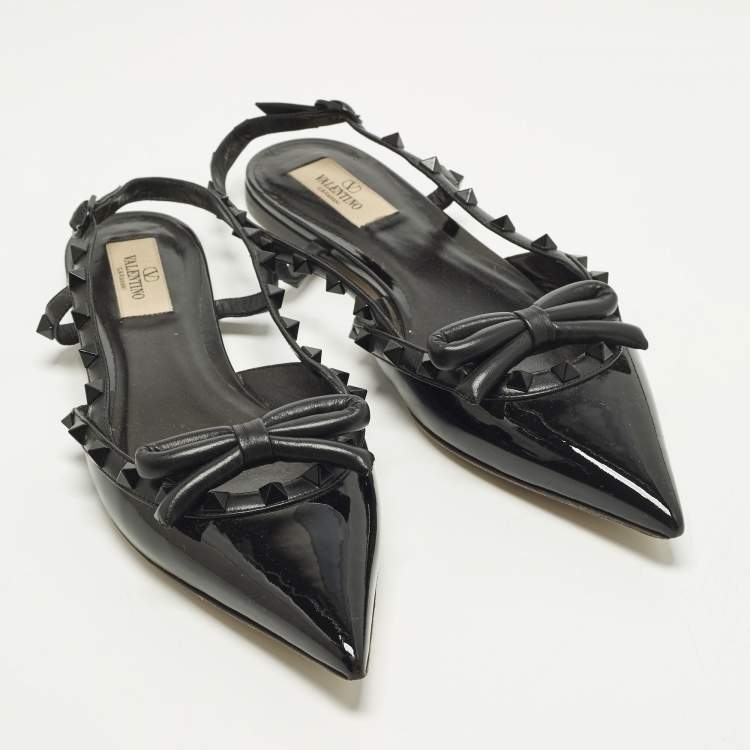 مملوكة مسبقًا Valentino Rockstud Size 39.5 Black Leather and Patent Leather Slingback Flats 