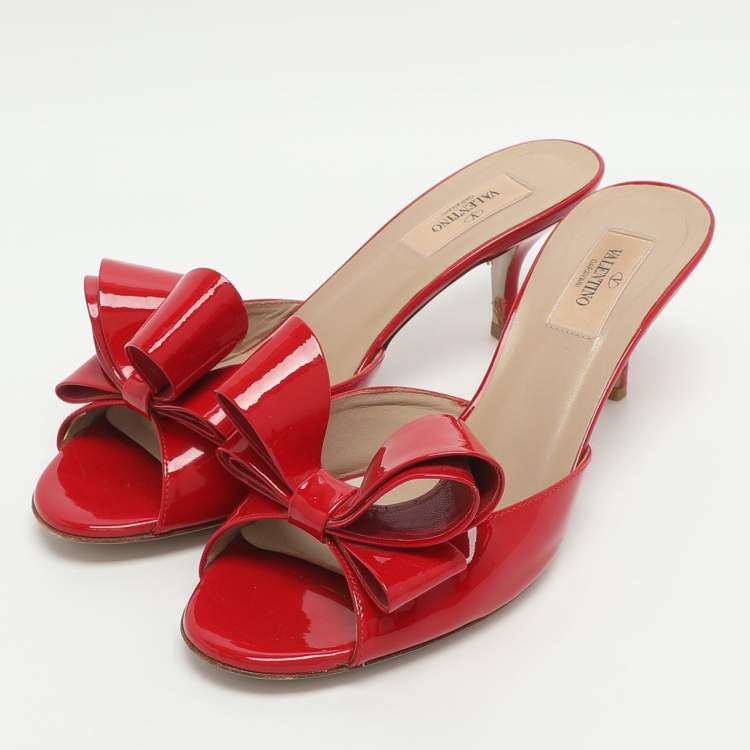 Pre Owned Valentino Bow Size 38.5 Red Patent Leather Mules