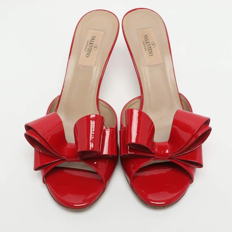 Pre Owned Valentino Bow Size 38.5 Red Patent Leather Mules