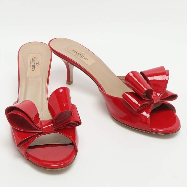 Pre Owned Valentino Bow Size 38.5 Red Patent Leather Mules