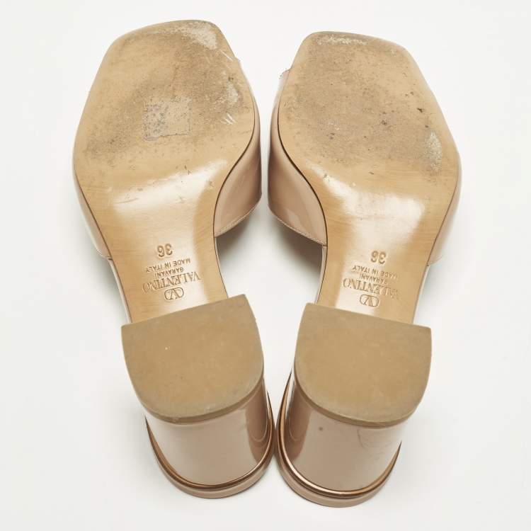 Pre Owned Valentino VLogo Size 36 Beige Patent Leather Slide Sandals