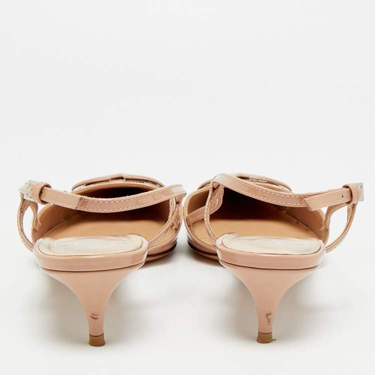 مملوكة مسبقًا Valentino VLogo Size 38 Beige Patent Leather Slingback Pumps