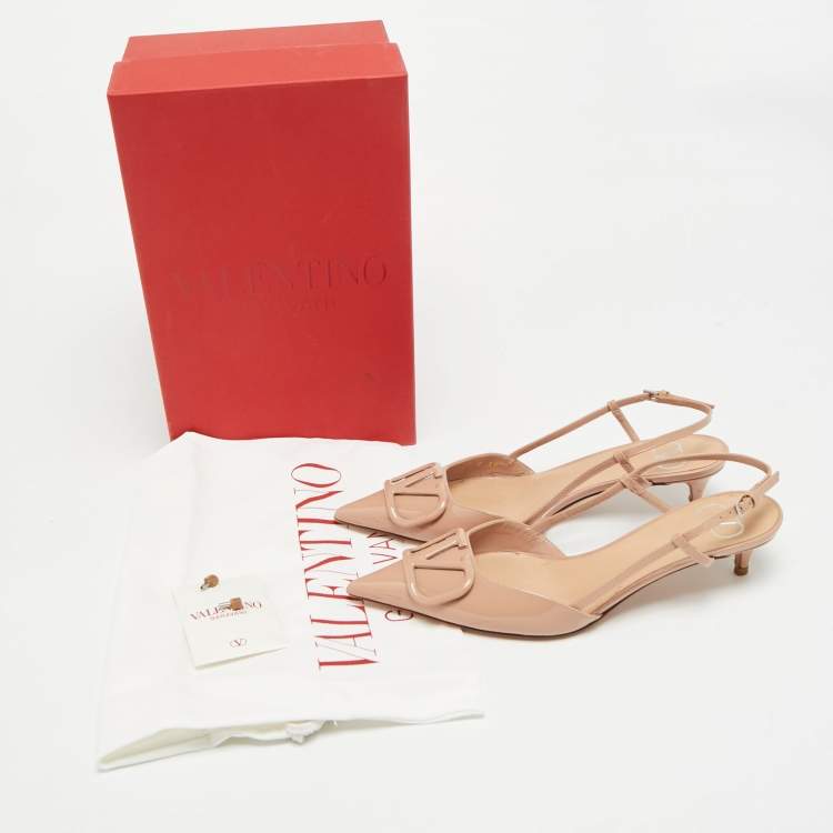 مملوكة مسبقًا Valentino VLogo Size 38 Beige Patent Leather Slingback Pumps