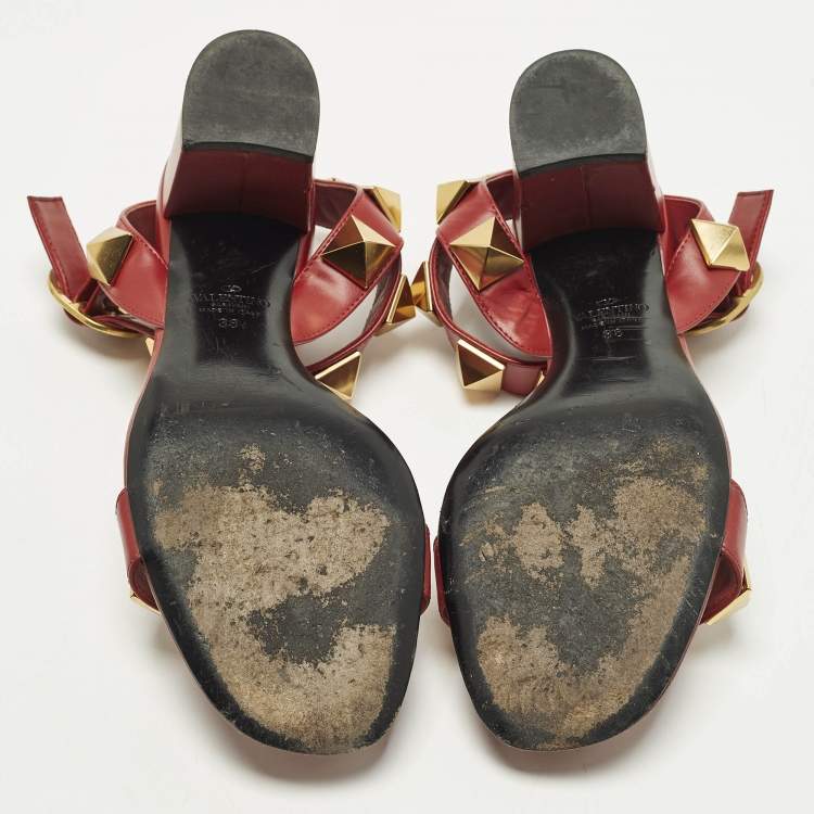Pre Owned Valentino Roman Stud Size 38 Red Leather Ankle Strap Block Heel Sandals