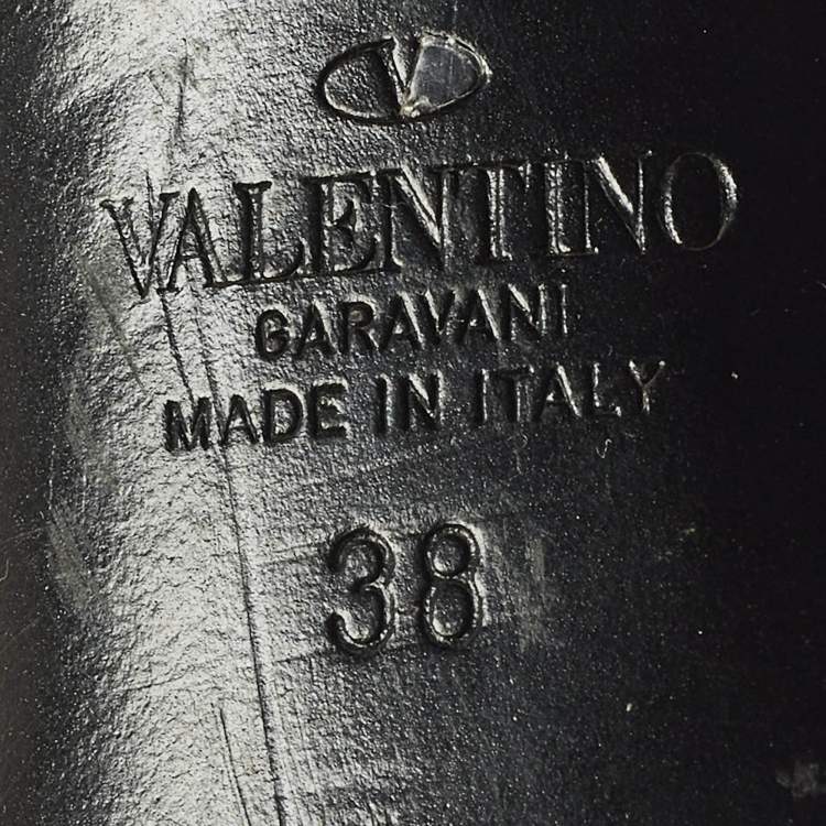 Pre Owned Valentino Roman Stud Size 38 Red Leather Ankle Strap Block Heel Sandals