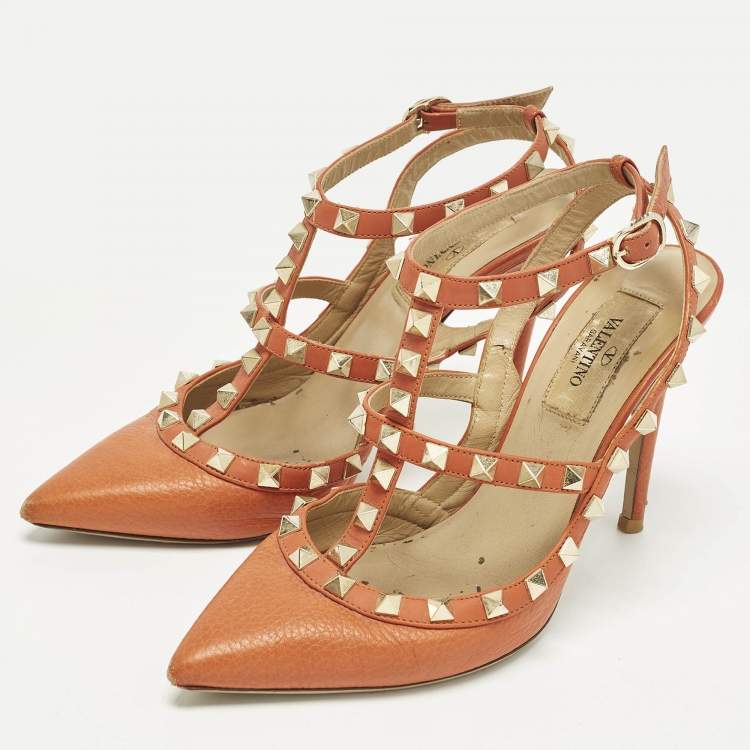 مملوكة مسبقًا Valentino Rockstud Size 36.5 Orange Leather Ankle Strap Pumps