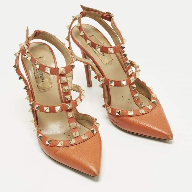 مملوكة مسبقًا Valentino Rockstud Size 36.5 Orange Leather Ankle Strap Pumps