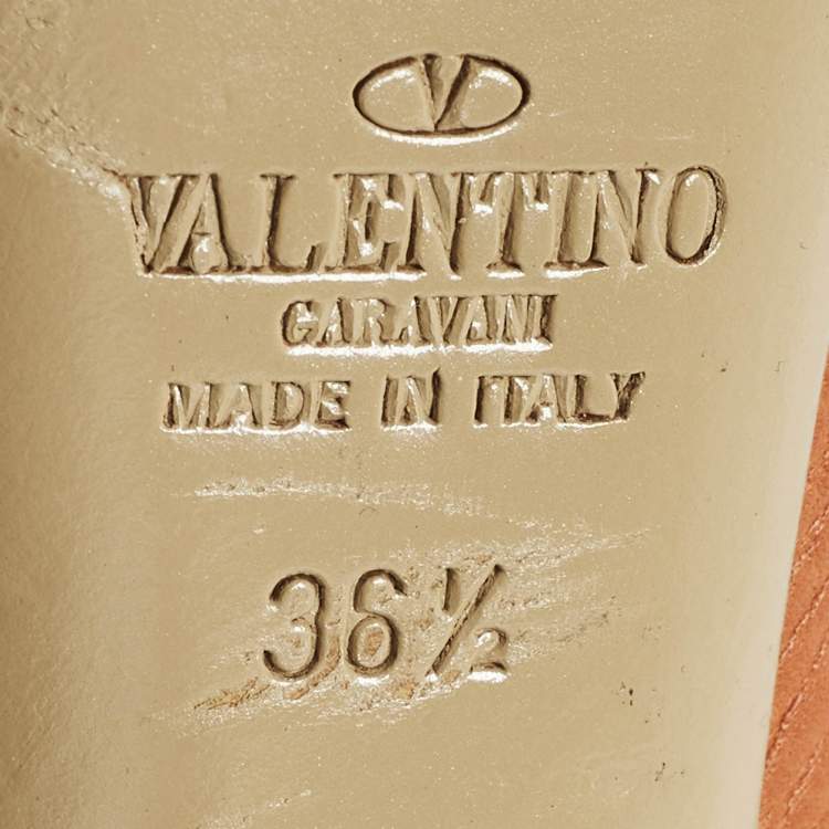 مملوكة مسبقًا Valentino Rockstud Size 36.5 Orange Leather Ankle Strap Pumps