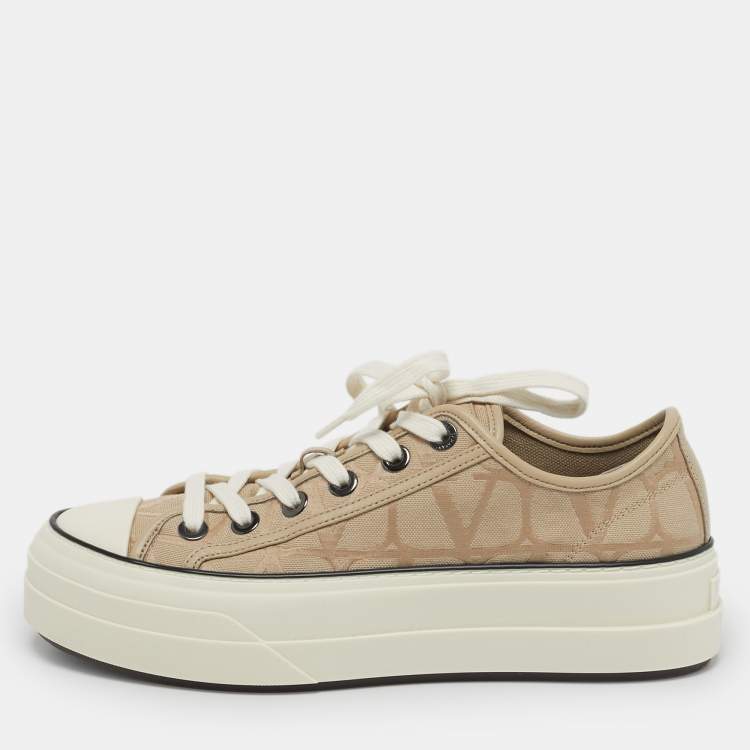 مملوكة مسبقًا Valentino Iconographe Size 38 Beige Canvas and Leather Lace Up Sneakers
