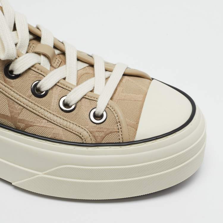 مملوكة مسبقًا Valentino Iconographe Size 38 Beige Canvas and Leather Lace Up Sneakers
