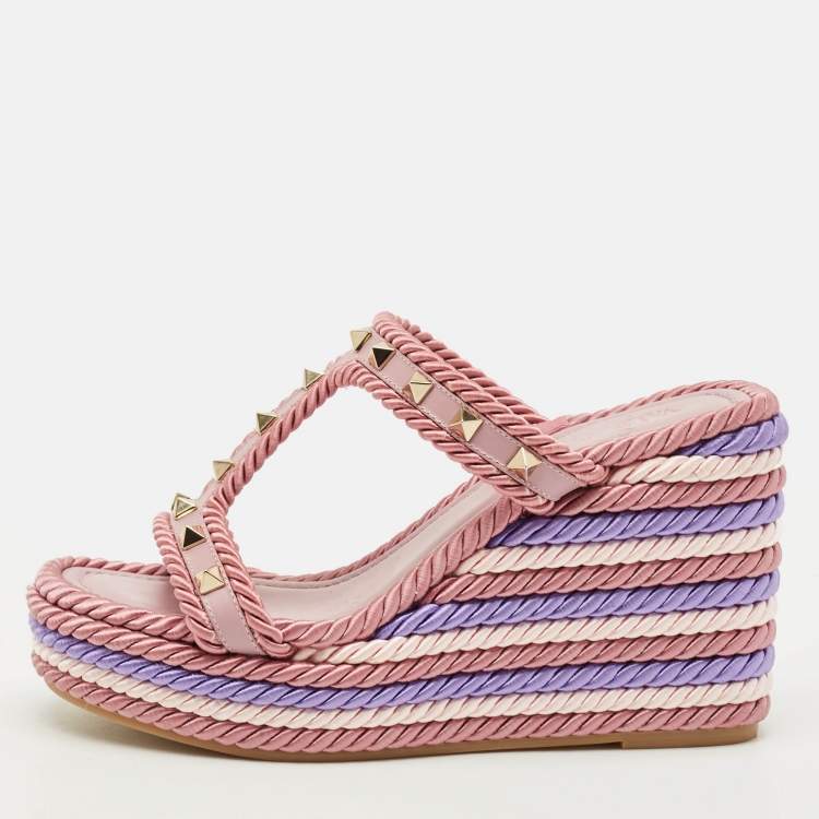 مملوكة مسبقًا Valentino Rockstud Size 36 Purple Leather Wedge Sandals