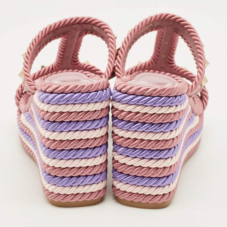 مملوكة مسبقًا Valentino Rockstud Size 36 Purple Leather Wedge Sandals
