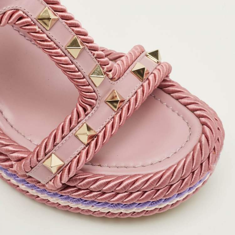 مملوكة مسبقًا Valentino Rockstud Size 36 Purple Leather Wedge Sandals