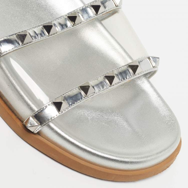 مملوكة مسبقًا Valentino  Size 37 Silver/Transperent Leather And PVC Rockstud Flat Slides