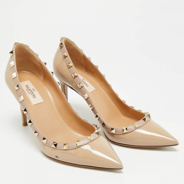 Pre Owned Valentino Rockstud Size 38 Beige Leather and Patent Pumps