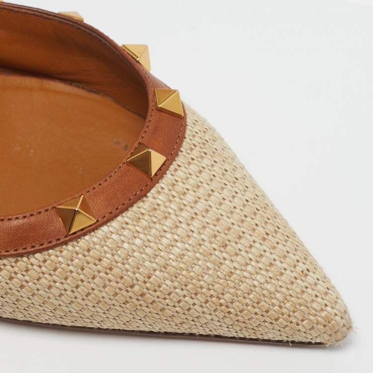 Pre Owned Valentino Rockstud Size 40 Cream/Brown Leather and Raffia Pumps