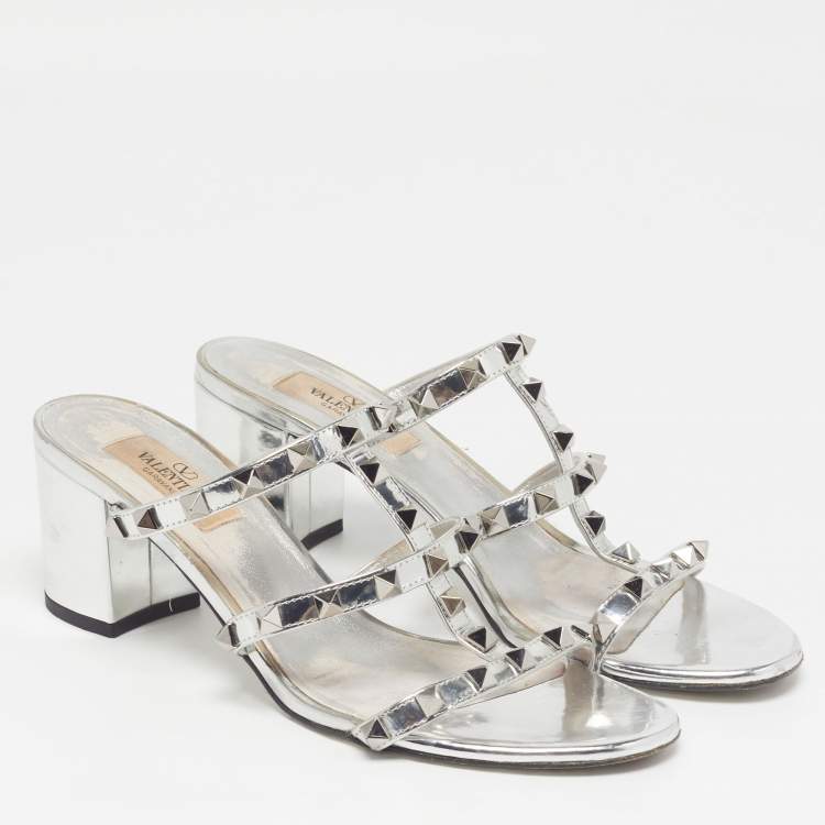Pre Owned Valentino Rockstud Size 37.5 Silver Leather Slide Sandals