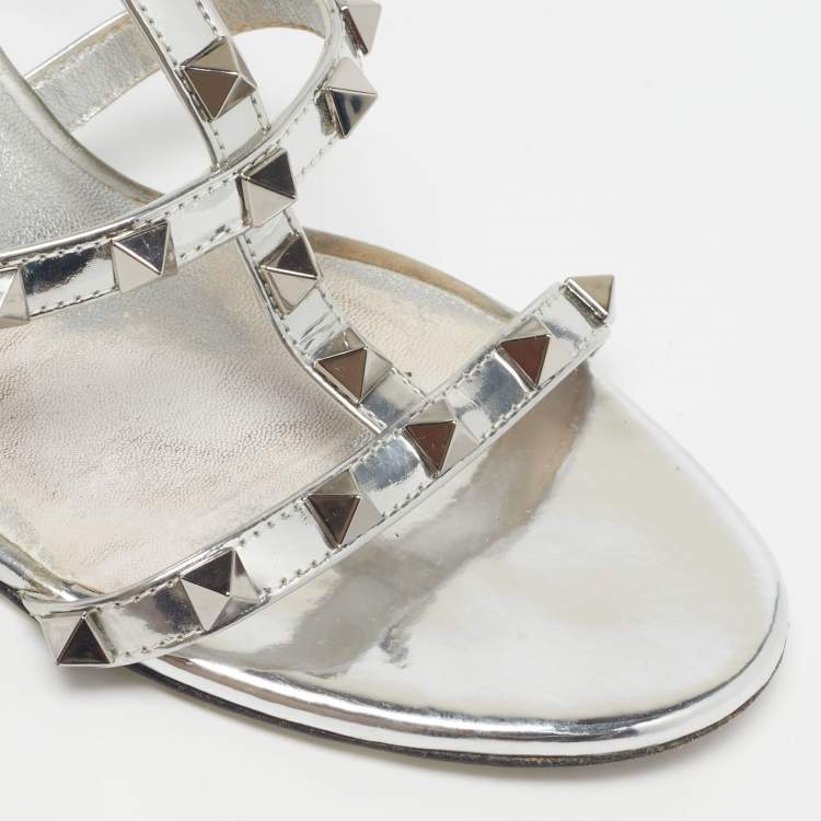 Pre Owned Valentino Rockstud Size 37.5 Silver Leather Slide Sandals