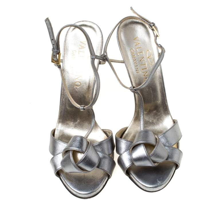 Pre Owned Valentino Metallic Silver Leather Knotted T-Strap Sandals Size 36.5