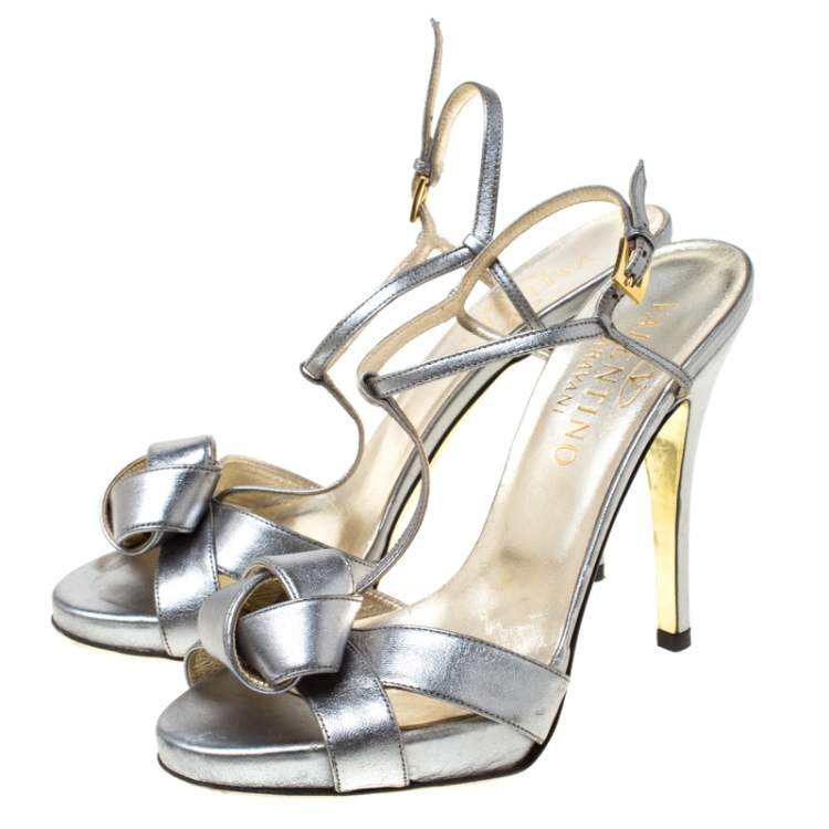 Pre Owned Valentino Metallic Silver Leather Knotted T-Strap Sandals Size 36.5