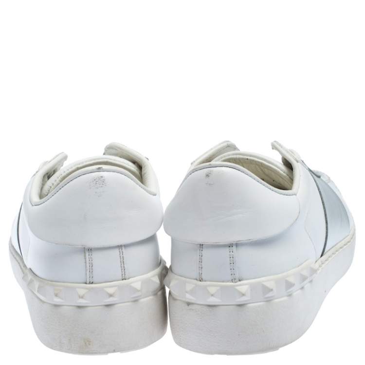 مملوكة مسبقًا Valentino White/Metallic Silver Band Leather Open Low Top Sneakers Size 37.5