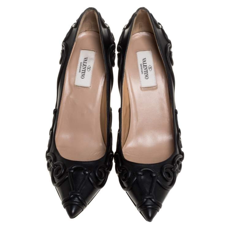 Pre Owned Valentino Black Leather Swirl Detail Pointed Toe Pumps Size 38.5