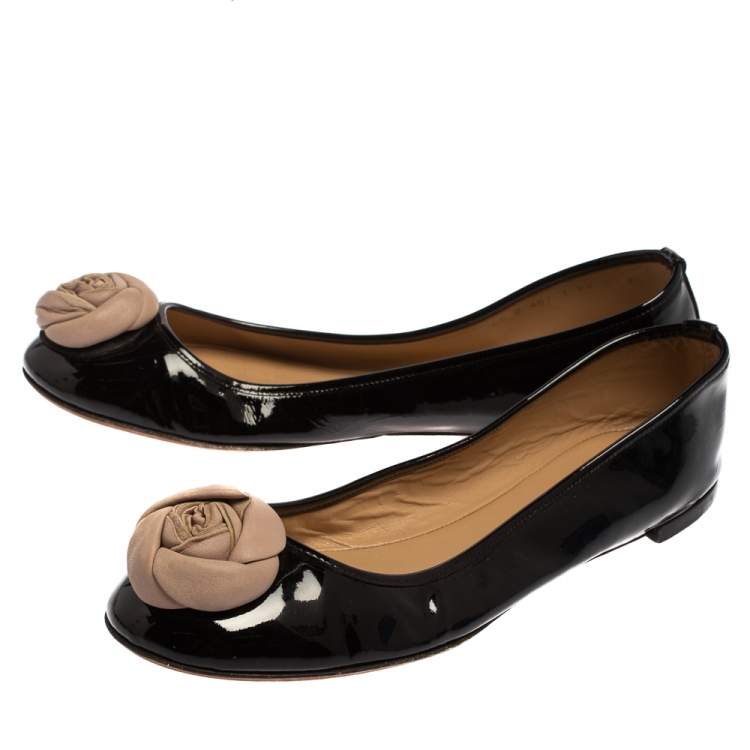 Pre Owned Valentino Black/Beige Patent And Leather  Roses Ballet Flats Size 40