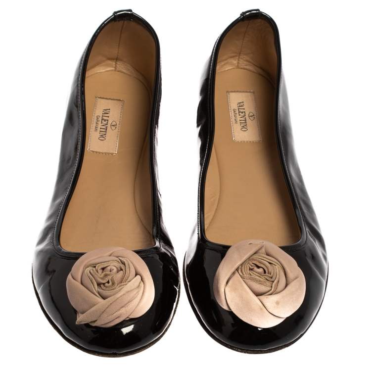 Pre Owned Valentino Black/Beige Patent And Leather  Roses Ballet Flats Size 40
