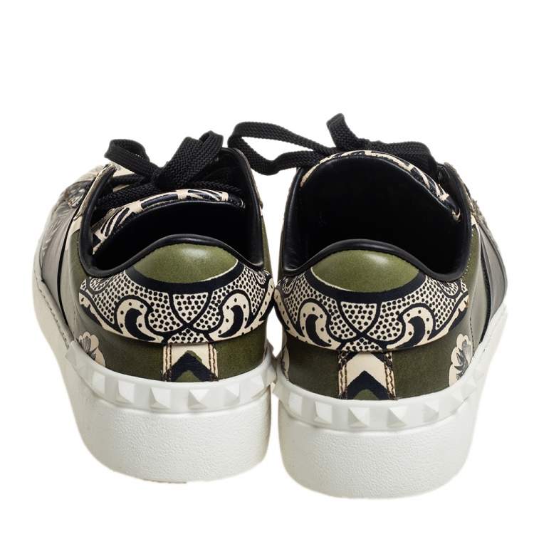 مملوكة مسبقًا Valentino Black/Army Green Floral Printed Leather Rockstud Low Top Sneakers Size 38.5