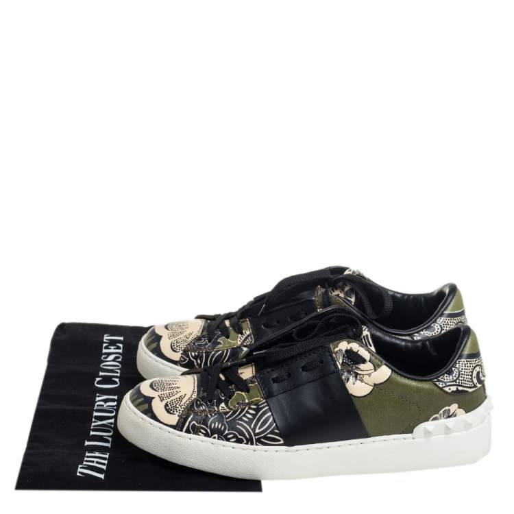 مملوكة مسبقًا Valentino Black/Army Green Floral Printed Leather Rockstud Low Top Sneakers Size 38.5
