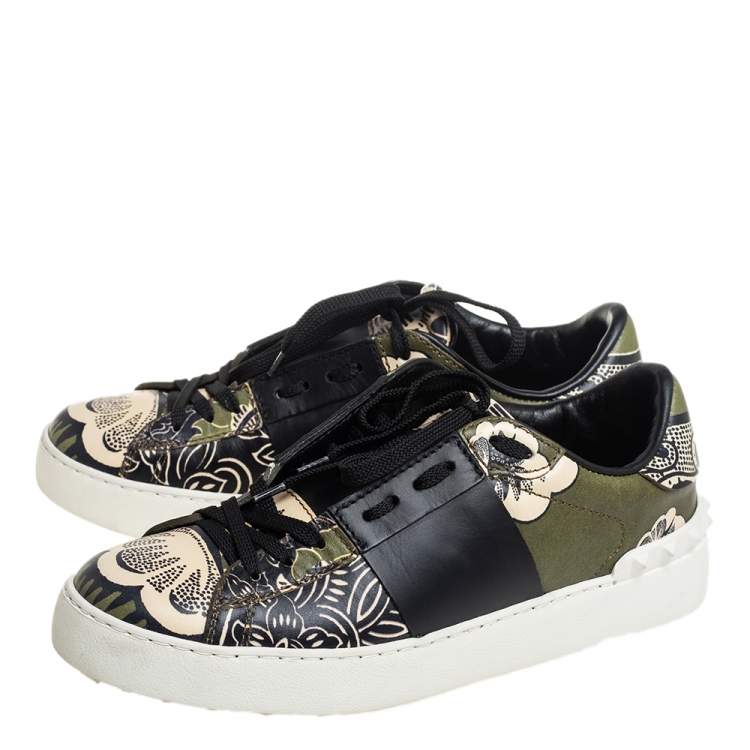 مملوكة مسبقًا Valentino Black/Army Green Floral Printed Leather Rockstud Low Top Sneakers Size 38.5