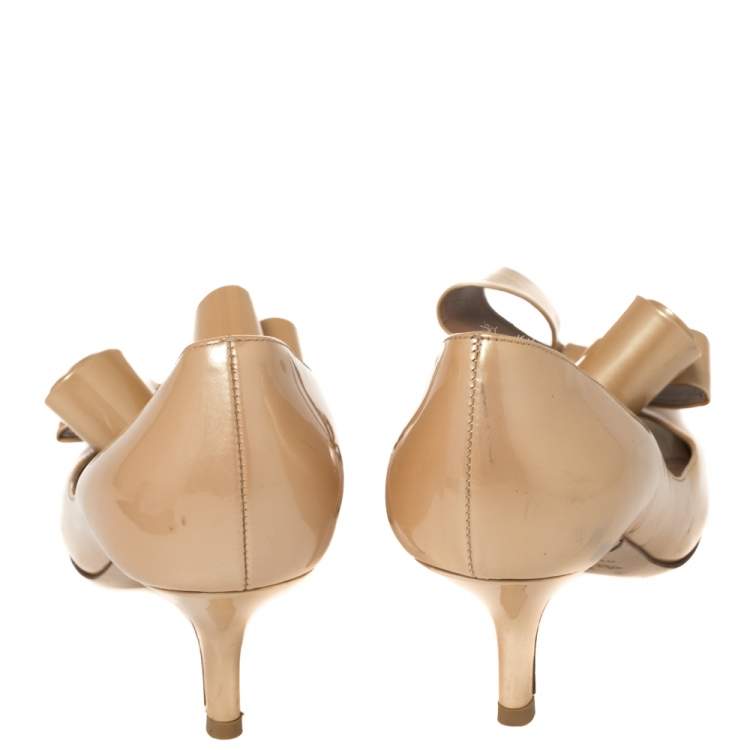 Pre Owned Valentino Beige Patent Leather Bow Accents Pumps Size 36